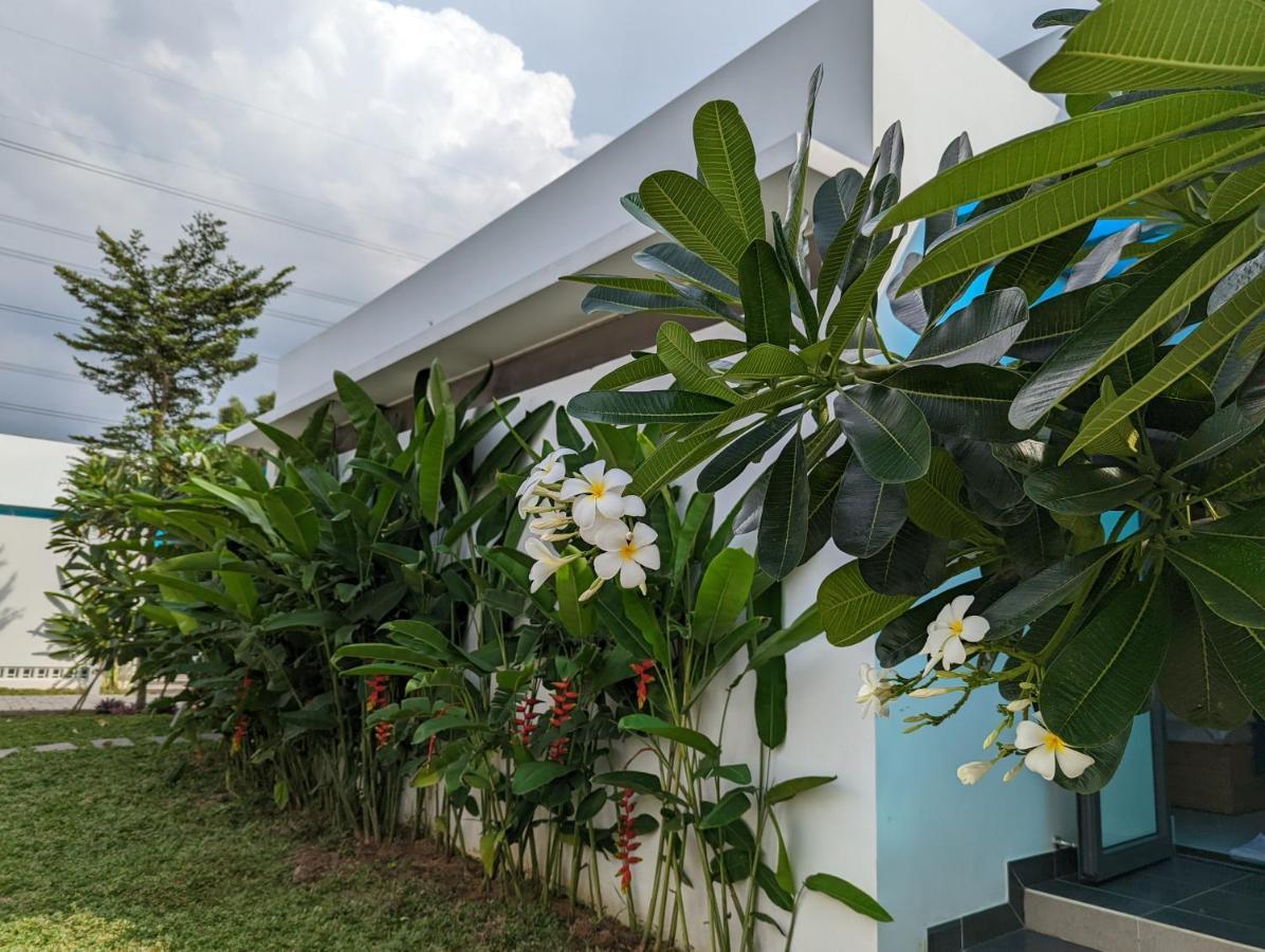 Minh Hai Resort Phu My Exterior photo